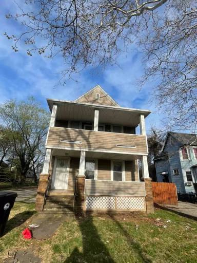 Main picture of 602 E 99th St