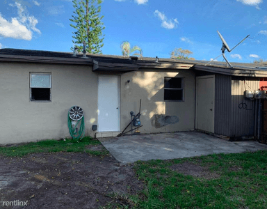 Main picture of 19122 NW 34th Ct