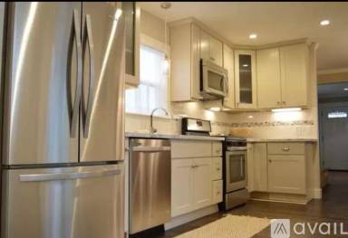 Main picture of 2887 Lincoln Ave