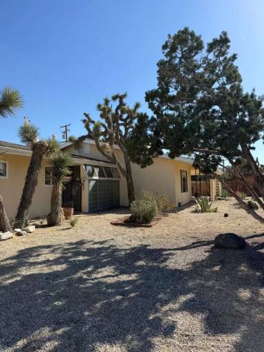 Main picture of 56615 Bonanza Dr