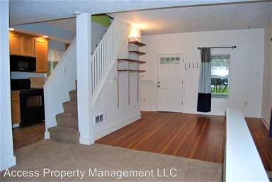 Main picture of 1500 E 3rd St