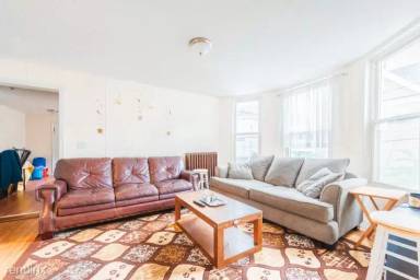 Main picture of 451 Meridian St