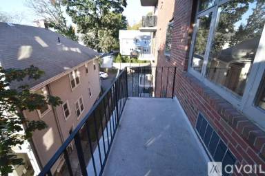 Main picture of 125 Trapelo Rd