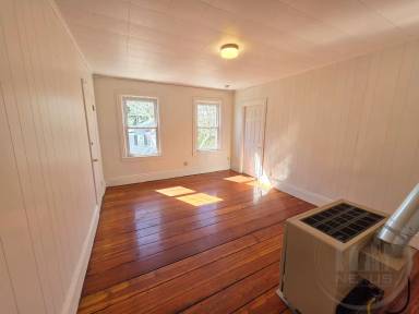 Main picture of 133 Church St