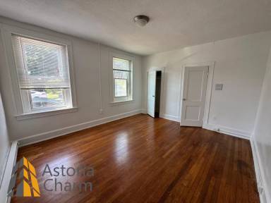 Main picture of 2826 Windsor Ave