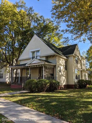 Main picture of 106 N Busey Ave