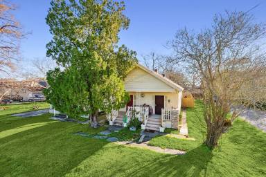 Main picture of 1216 Elizardi Blvd