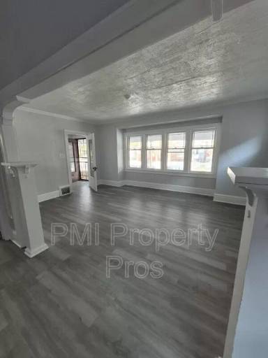 Main picture of 2517 W Hadley St