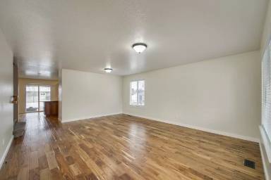 Main picture of 4029 E Race St