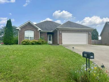 Main picture of 120 Windsor Dr