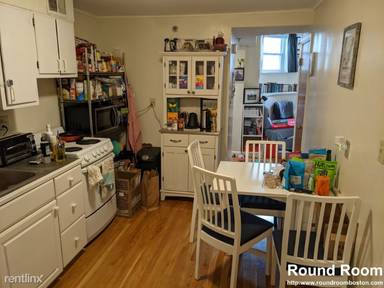 Main picture of 1477 Beacon St