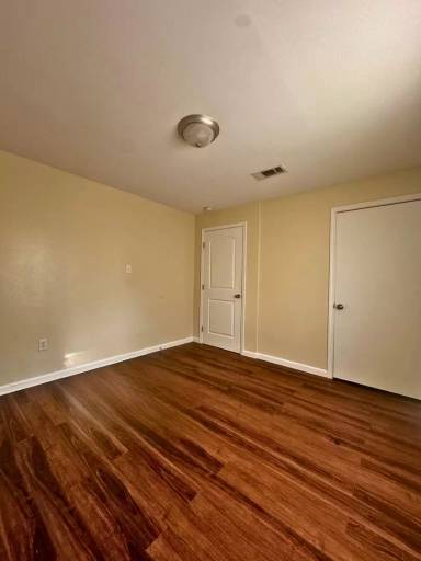 Main picture of 30121 Julia St