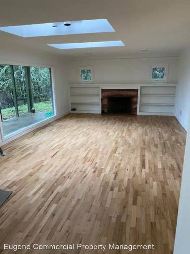 Main picture of 2995 Capital Dr