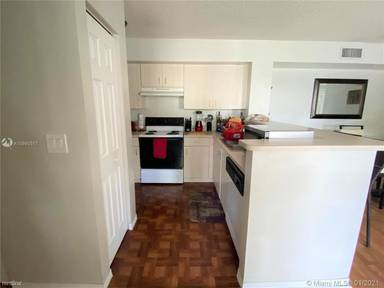 Main picture of 11099 SW 5th St