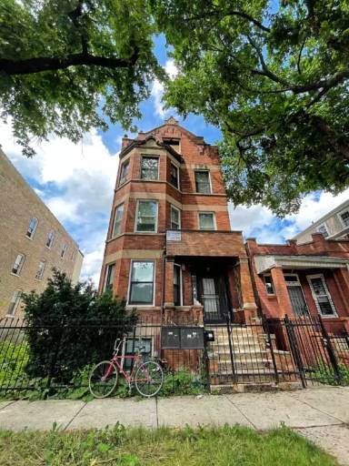 Main picture of 3042 W Cullerton St