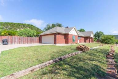 Main picture of 364 Alexandra Dr