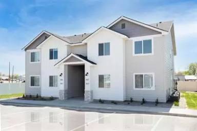 Main picture of 807 NW 21st St