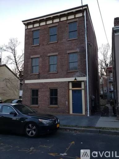 Main picture of 167 N Miller St