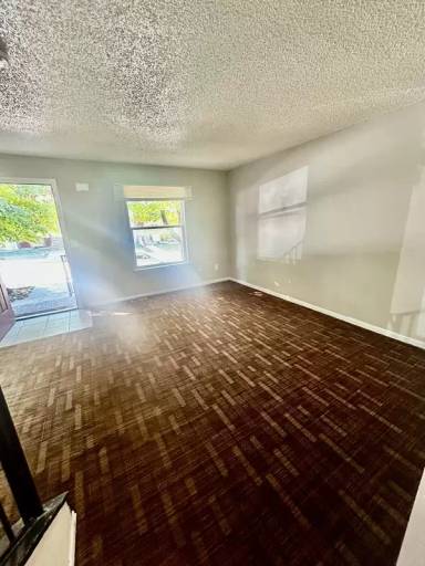 Main picture of 2420 Delavan Ave