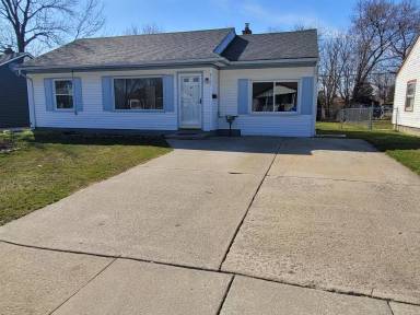 Main picture of 27171 Woodmont St