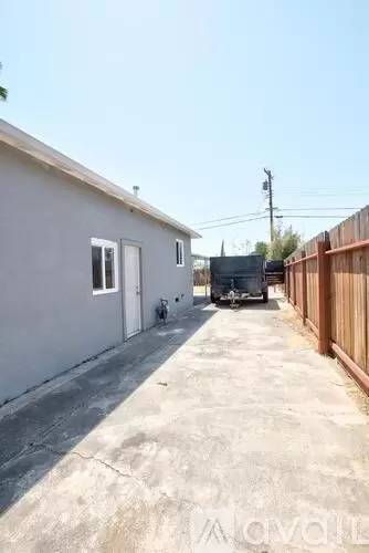 Main picture of 5766 62nd St