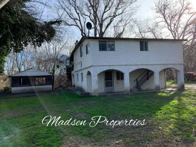 Main picture of 7977 Lindsay Ave