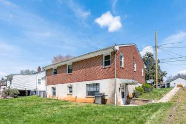 Main picture of 805 McCausland St