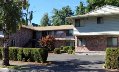 Main picture of 2037 SE Pine St