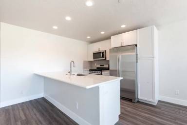 Main picture of 851 NW 21st St