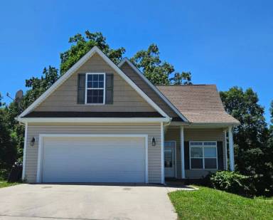 Main picture of 1411 Woodland Cove Dr NE