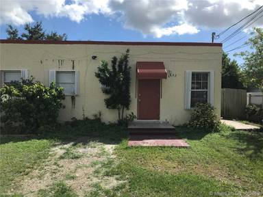 Main picture of 6840 SW 15th St