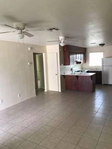 Main picture of 140 W B St