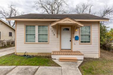 Main picture of 1718 Lennon Ave