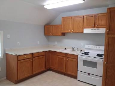 Main picture of 909 Elm St