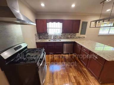 Main picture of 813 42nd Pl N