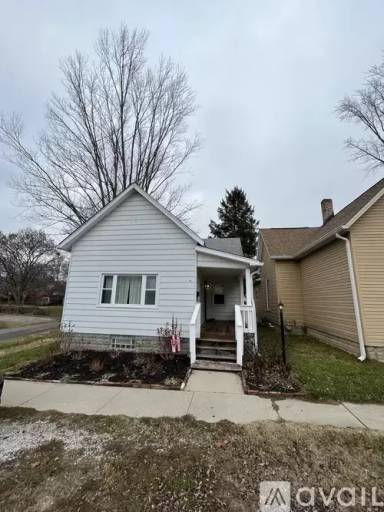 Main picture of 44 W Adams St