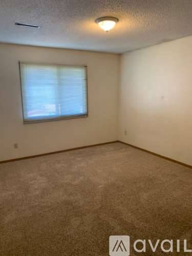 Main picture of 938 Boston Way