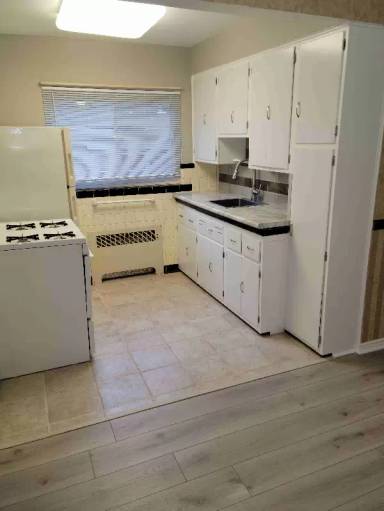 Main picture of 4216 South Ave