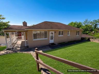 Main picture of 908 Scenic Dr