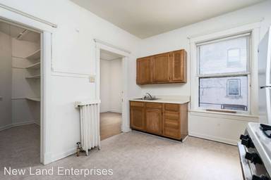 Main picture of 2505 E Park Pl