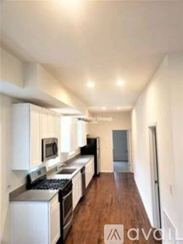 Main picture of 1254 N Greenview Ave