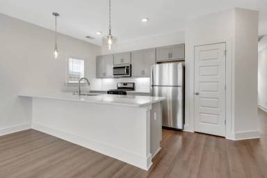 Main picture of 4109 Prentice St