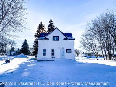 Main picture of 842 Center St
