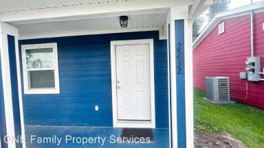Main picture of 2234 E 17th St