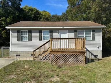 Main picture of 906 E Wilson St