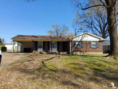 Main picture of 3716 Lakehurst Dr
