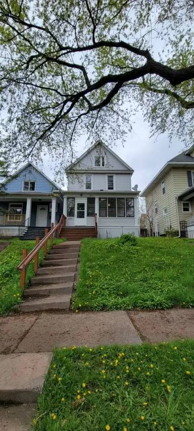 Main picture of 1823 E 6th St