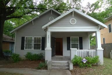 Main picture of 1011 Crew St SW