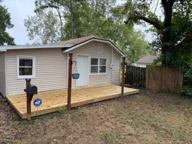 Main picture of 2139 W Walnut St