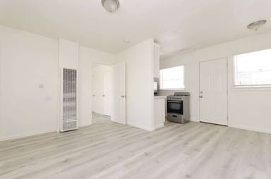 Main picture of 536 W 48th St